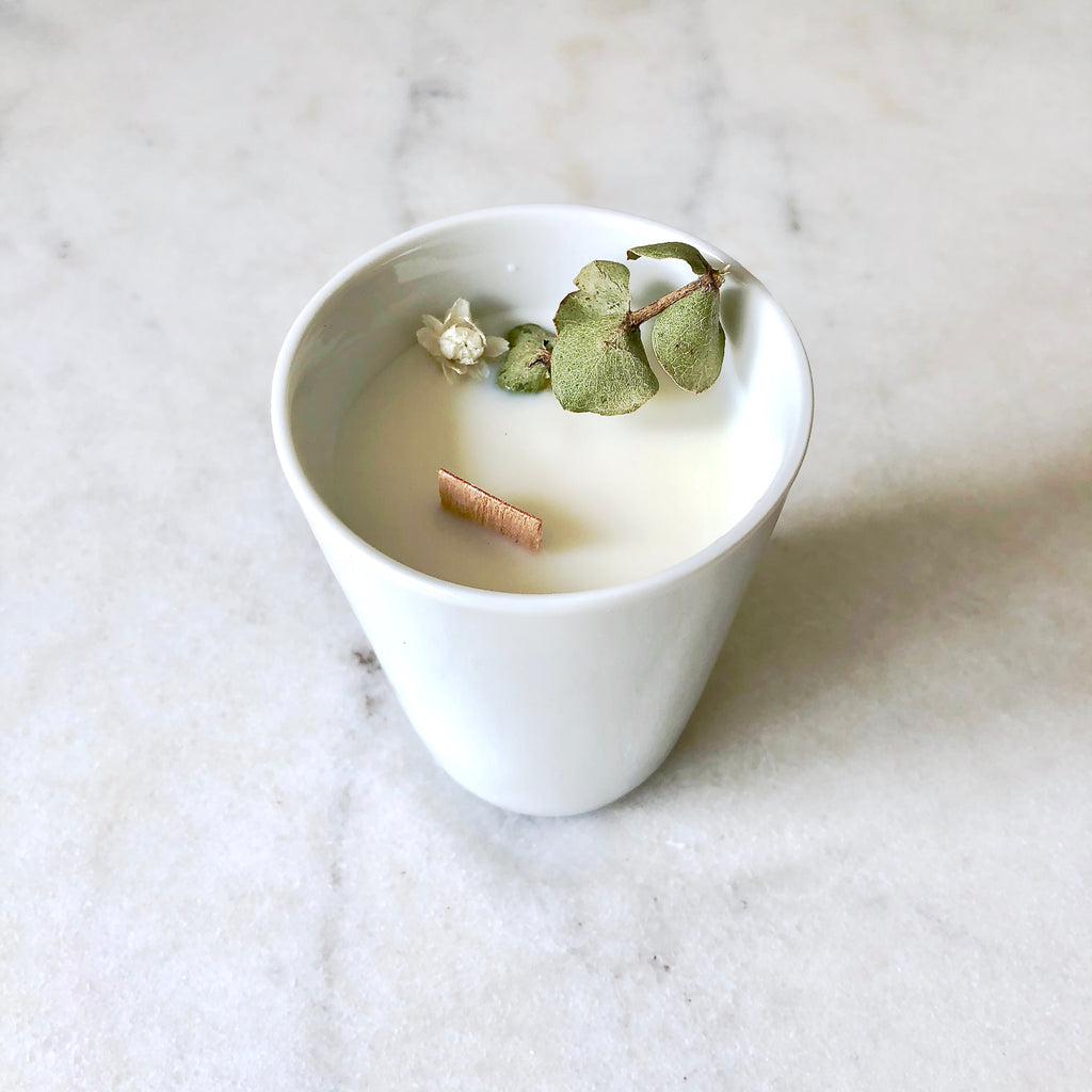 bougie fleurie organic cocoon aromathérapie eucalyptus fleurs séchées bougie florale paris